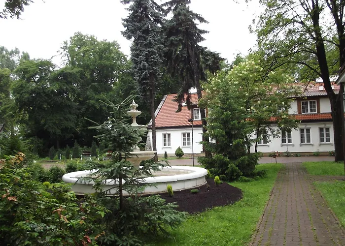 Dedek Park - Historyczny Dworek W Pieknym Parku Skaryszewskim Obok Stadionu Narodowego Warszawa